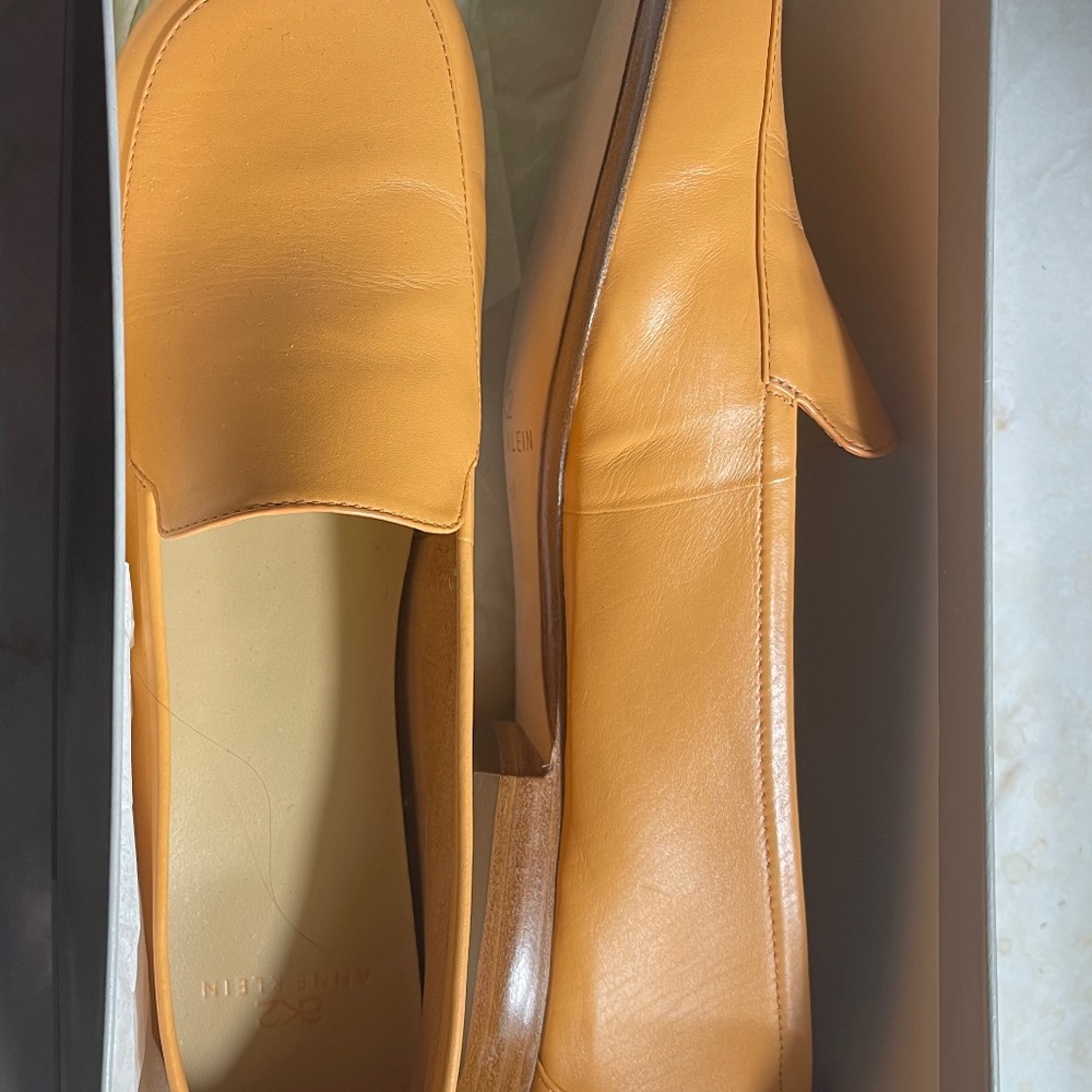 CLEARANCE - ANY 2 PAIRS OF SHOES $35 NEW Anne Klein Leather Shoes - 6.5
